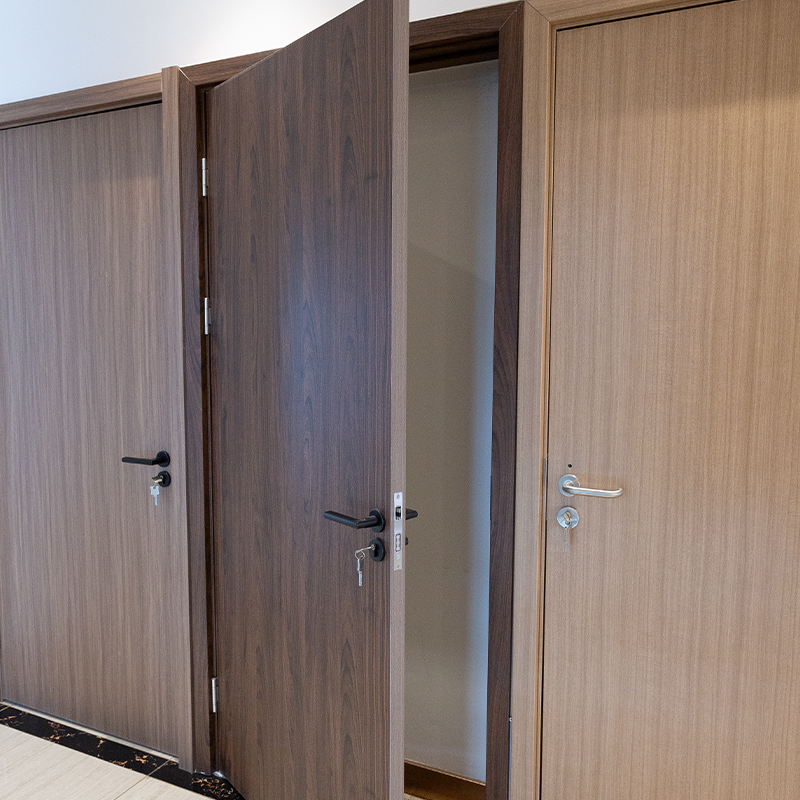 Двери из ДПК